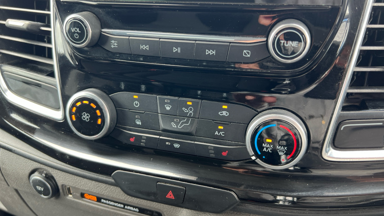 Ford Transit Custom 300 L1 Diesel Fwd 2.0 EcoBlue 130ps Low Roof Limited Van